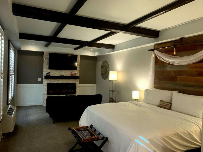 Cedar Stables Inn & Suites Sandusky Luaran gambar