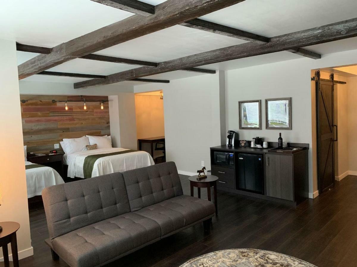 Cedar Stables Inn & Suites Sandusky Luaran gambar